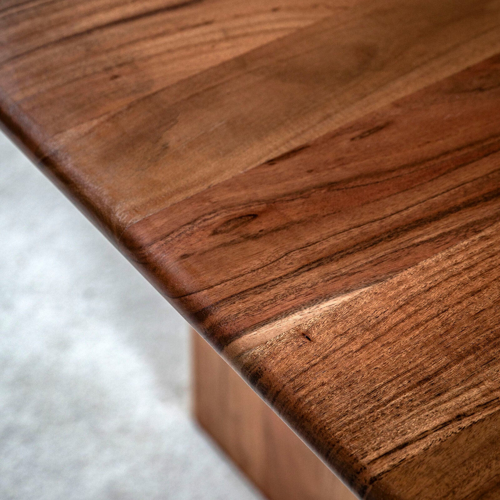 Bergen small solid acacia dining table with curved edges | malletandplane.com