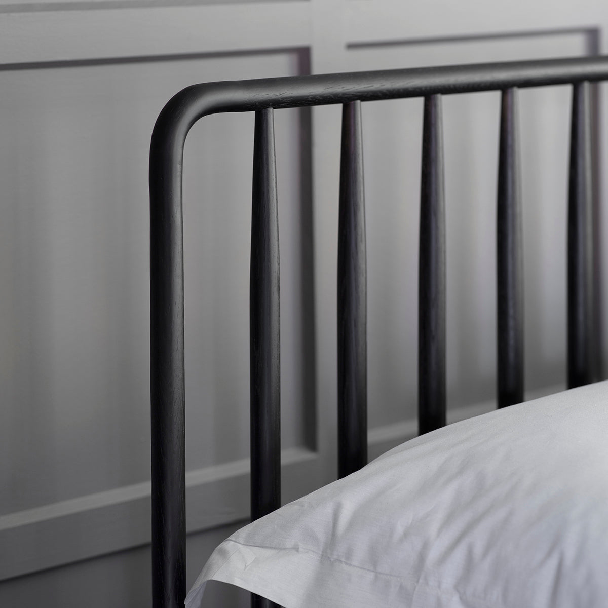 Axel black oak king sized bed | malletandplane.com